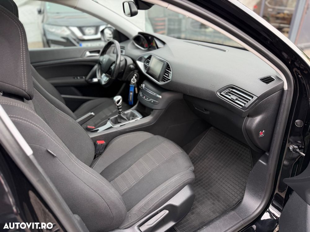 Peugeot 308 1.6HDi Premium - 21