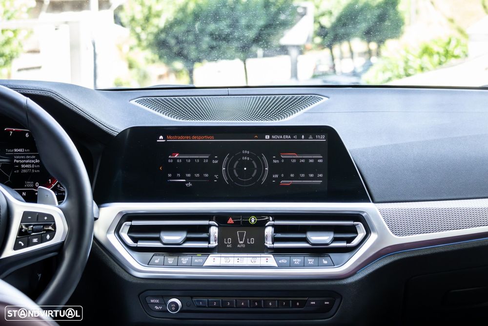 BMW 330 e Pack Desportivo M Pro Auto - 32