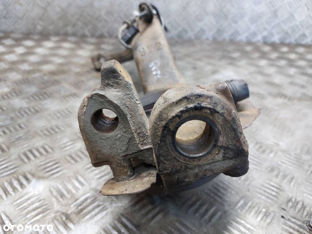 PIASTA ZWROTNICA LEWY PRZÓD AUDI A4 B5 1.8 20V 8D0407257S - 4