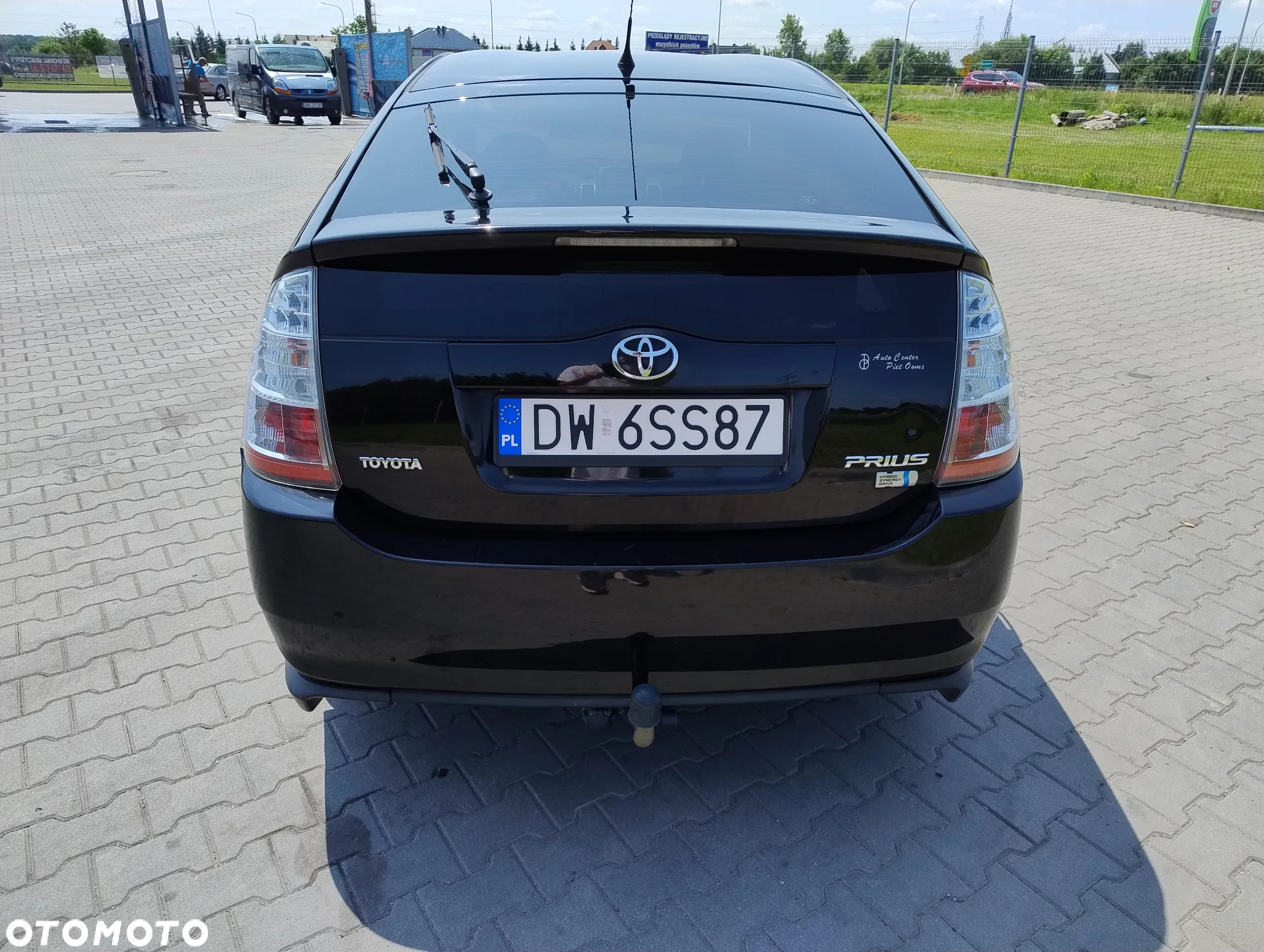 Toyota Prius - 4