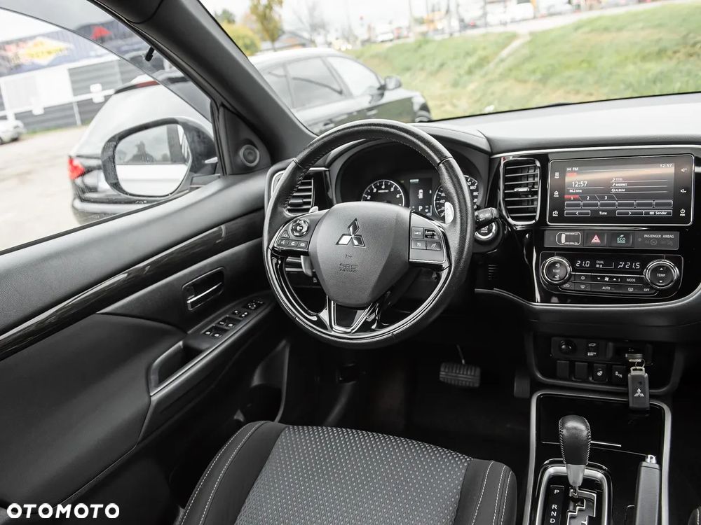 Mitsubishi Outlander - 27
