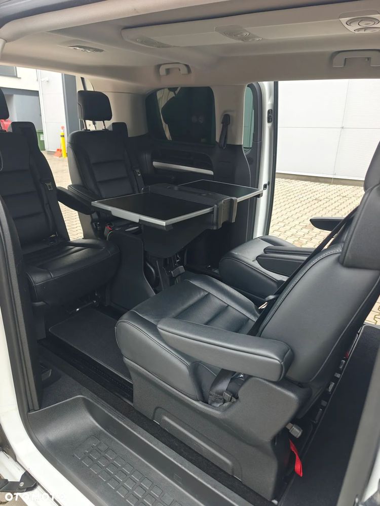 Peugeot Traveller - 10