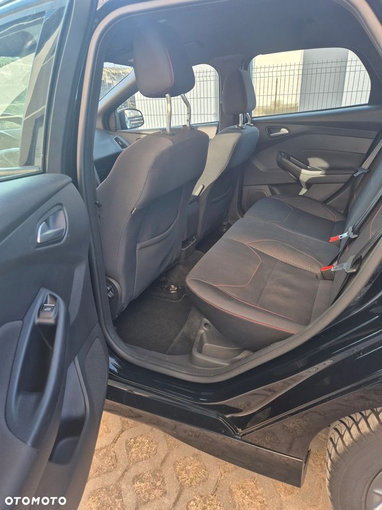 Ford Focus 1.5 EcoBlue Start-Stopp-System ST-LINE - 19