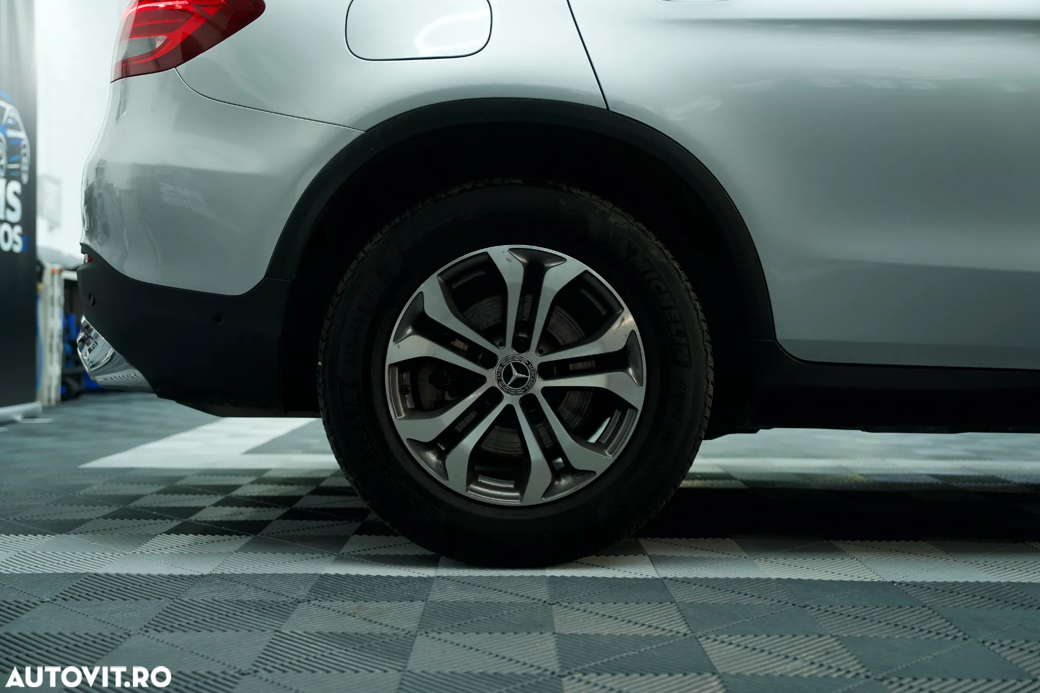 Mercedes-Benz GLC 220 d 4MATIC - 12
