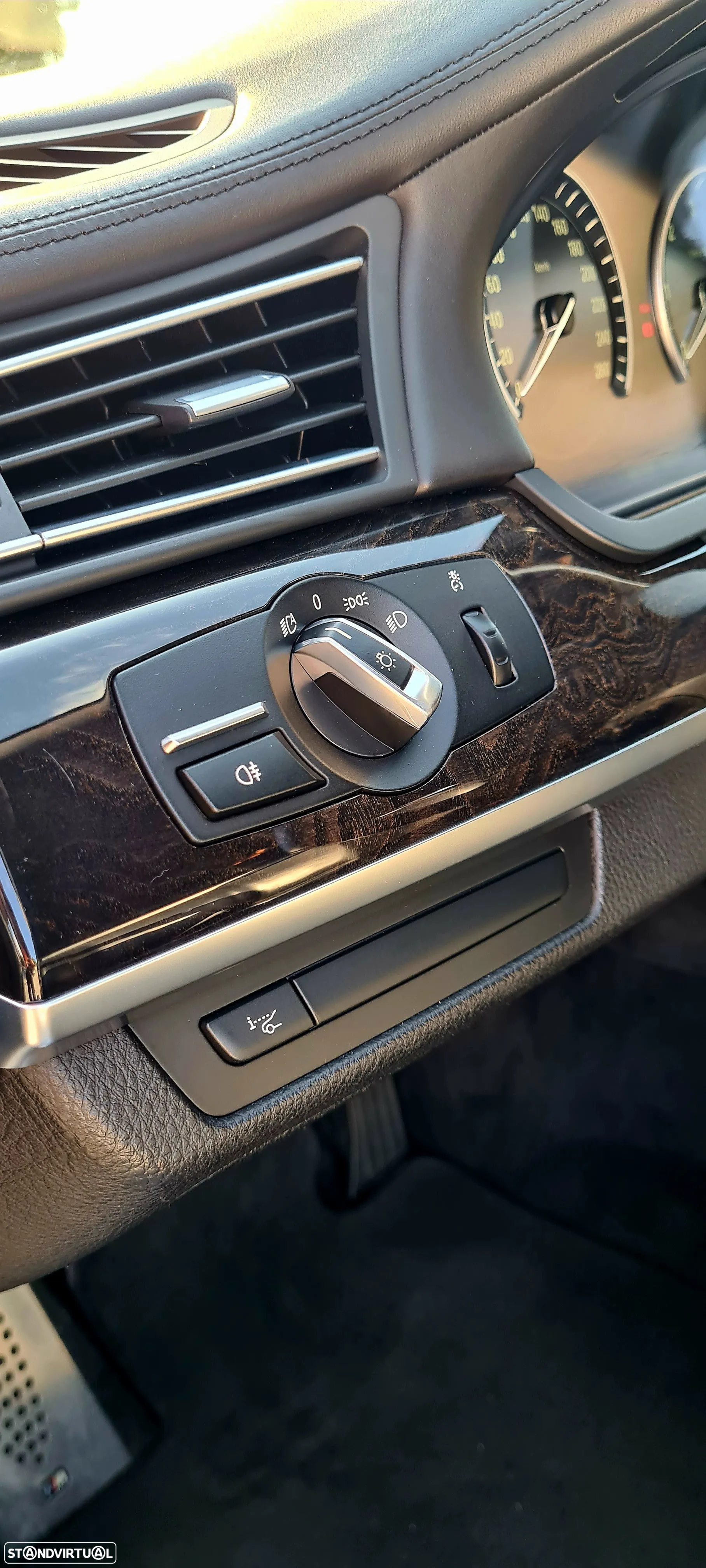 BMW 740 d Pack M - 14