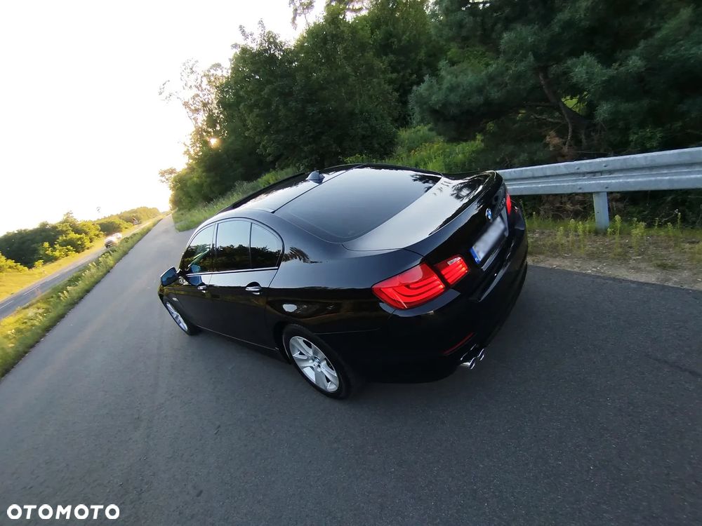BMW Seria 5 528i - 8