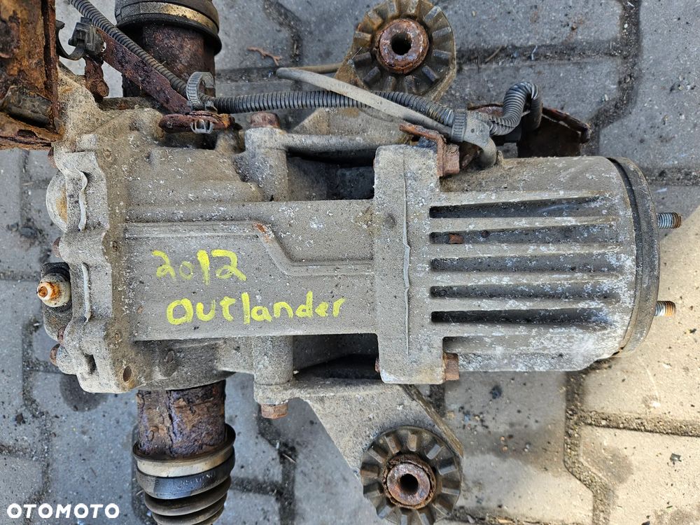 Mitsubishi  ASX Outlander II  1.8 2.0 DiD Di-D 2.0D  dyfer most tył  2.352 - 1