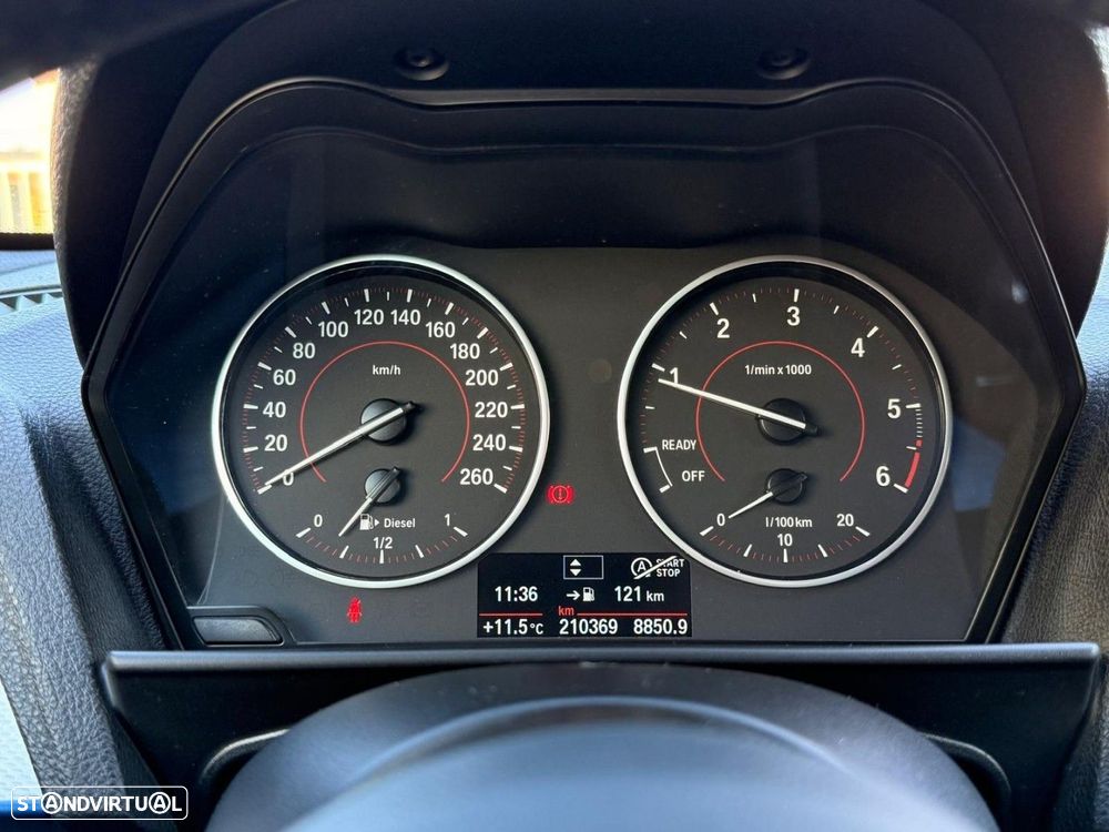 BMW 118 d Pack M - 21