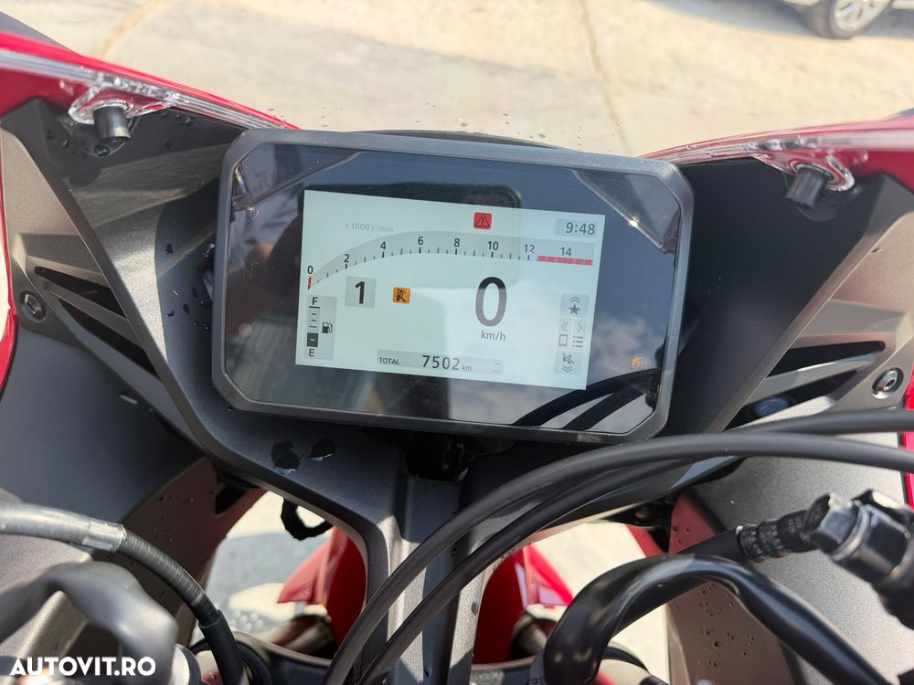 Honda CBR 650R - 12