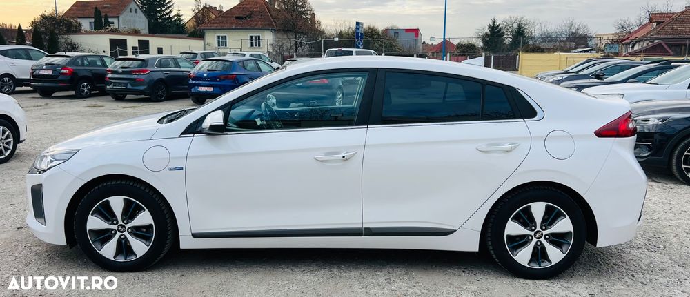 Hyundai IONIQ - 29