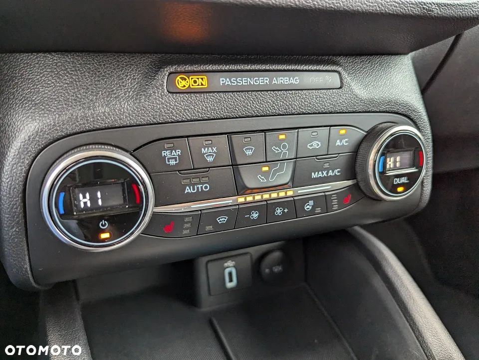 Ford Focus 1.5 EcoBlue Start-Stopp-System TITANIUM - 21