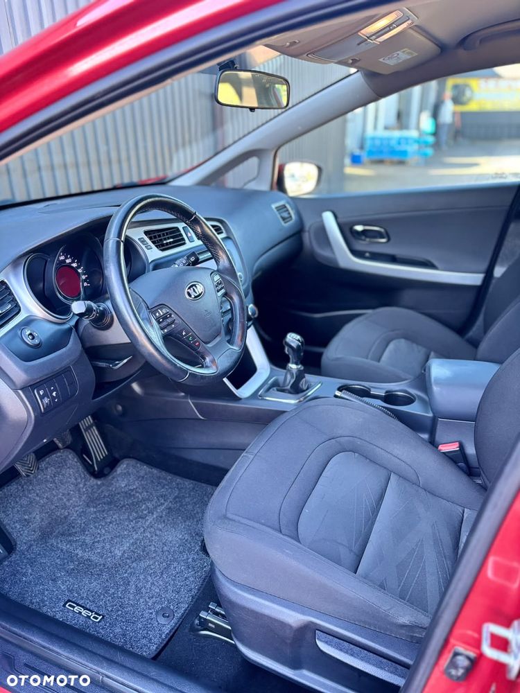 Kia Ceed 1.4 CVVT Dream-Team Edition - 22