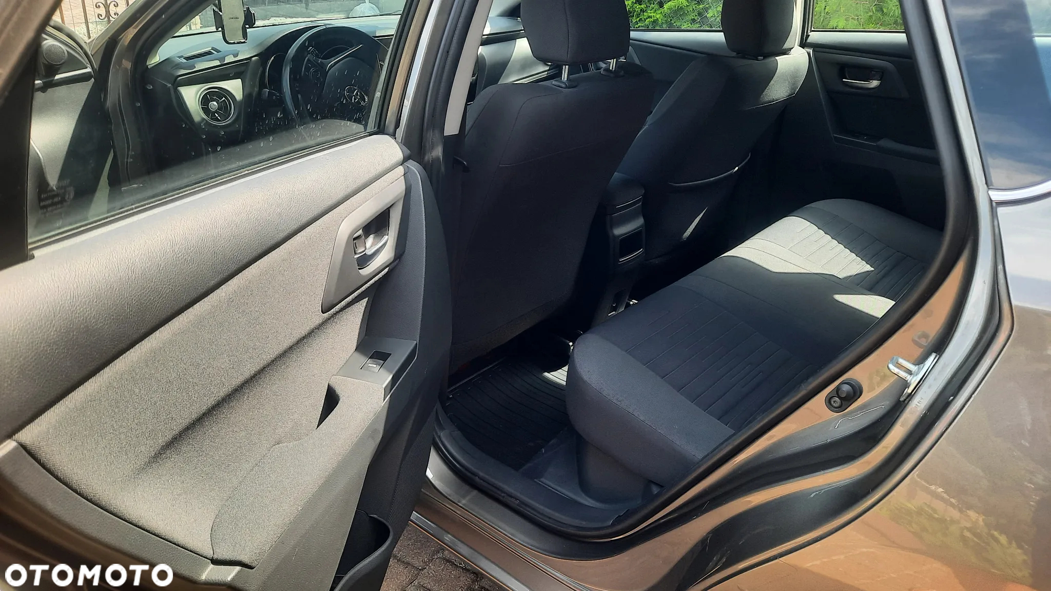 Toyota Auris - 13