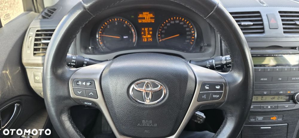 Toyota Avensis 2.0 D-4D Sol - 24