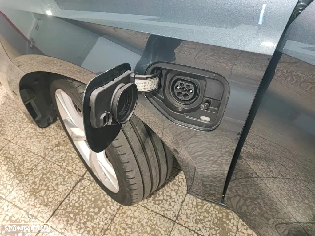 SEAT Leon ST 1.4 e-Hybrid FR DSG - 11