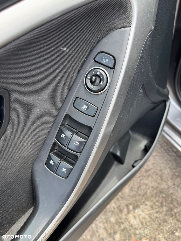 Hyundai i30 blue 1.6 CRDi Style - 11