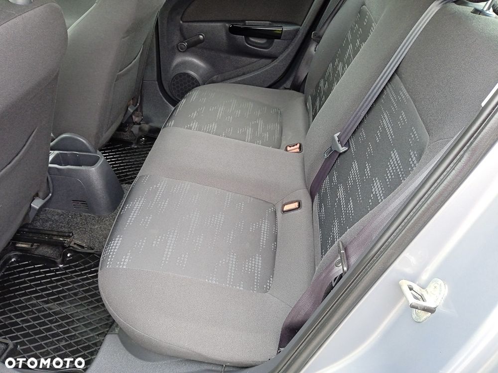 Opel Corsa 1.2 16V Cosmo - 15