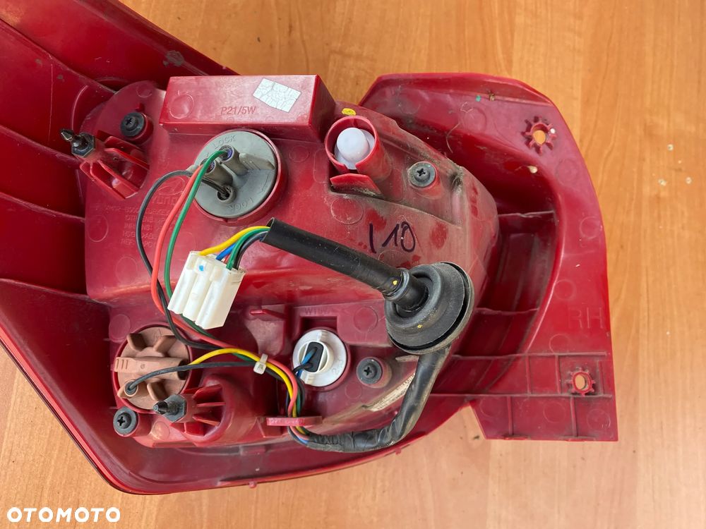 LAMPA TYŁ TYLNA PRAWA LUB LEWA HYUNDAI I10 II - 21