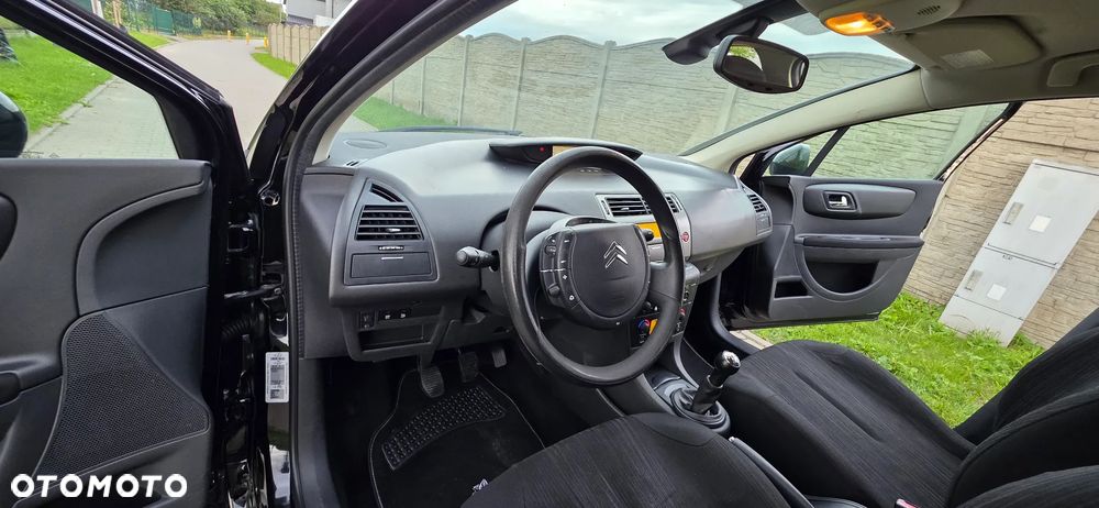 Citroën C4 1.4 16V Advance - 26