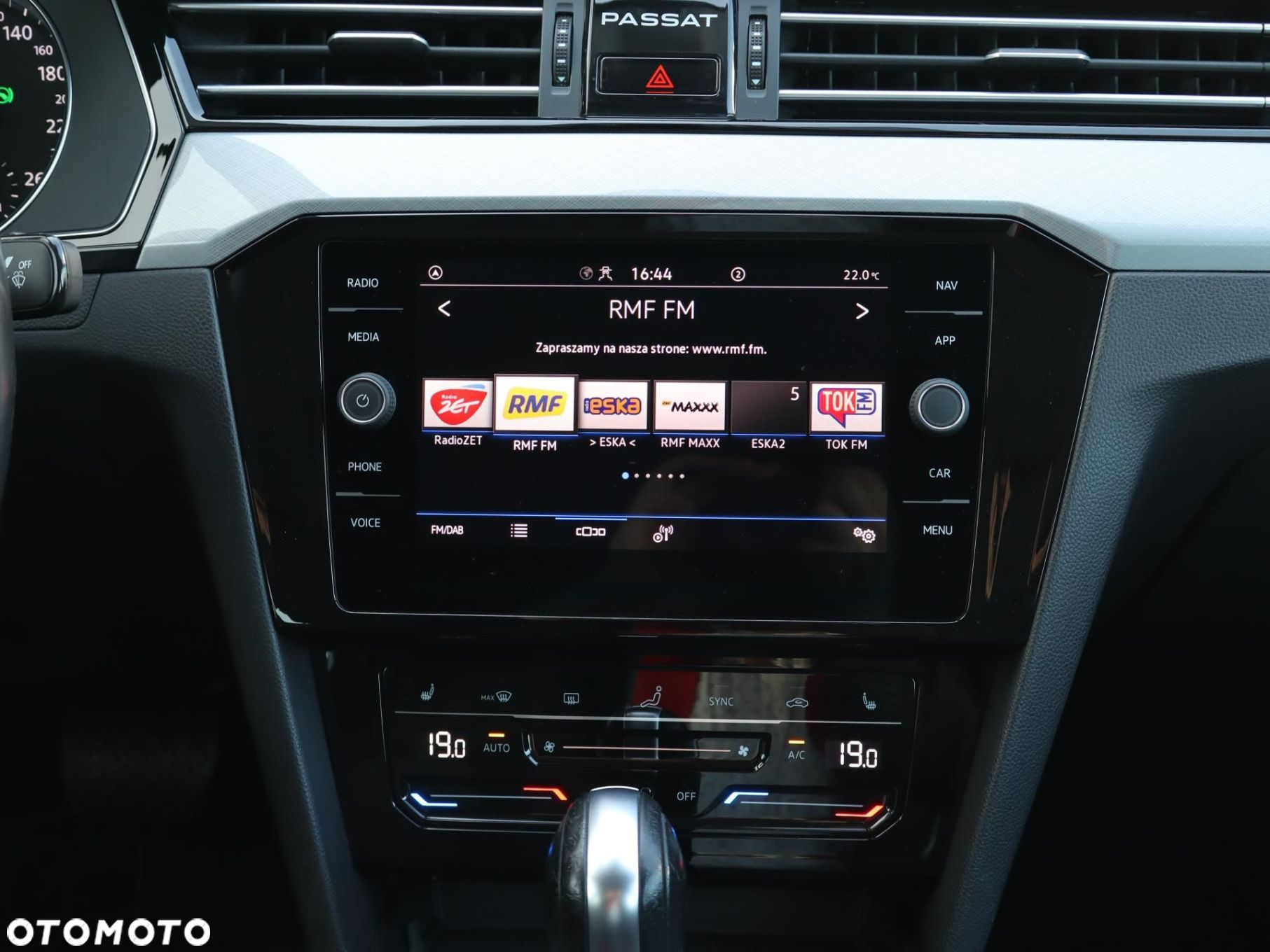 Volkswagen Passat - 12