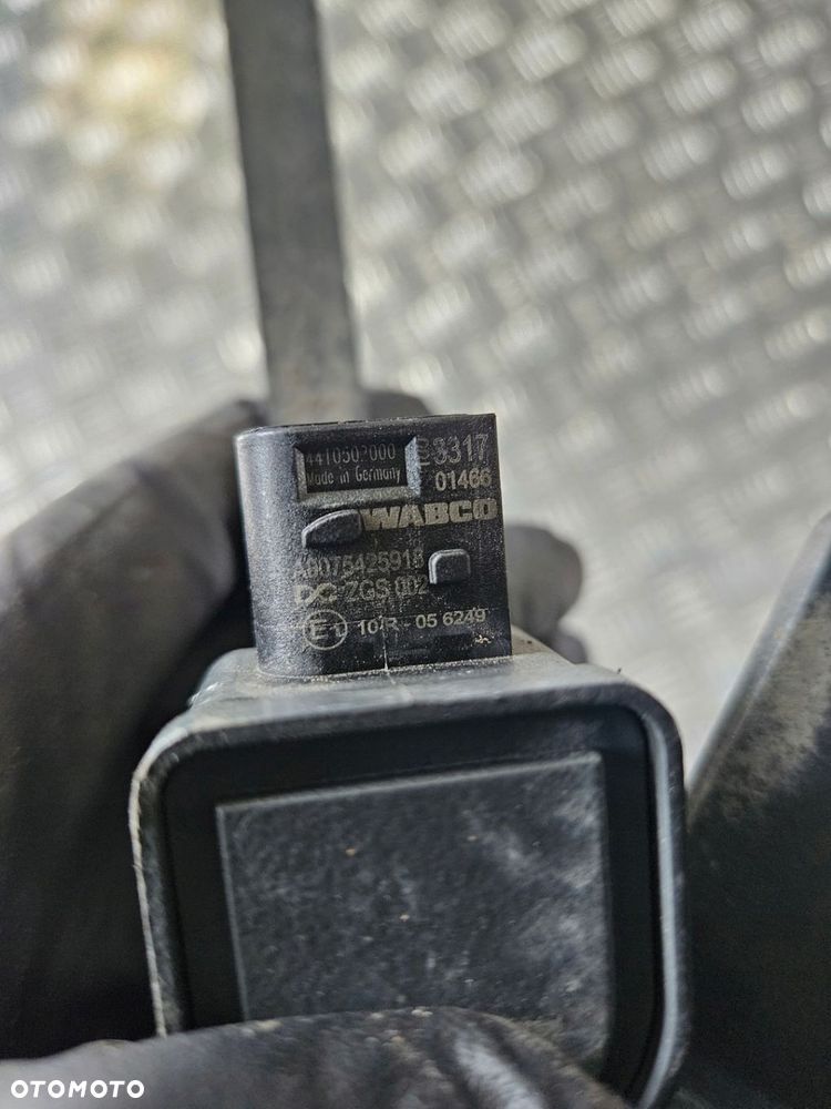 POZIOMOWANIA PODUSZEK Mercedes Atego 1518 2017r - 3