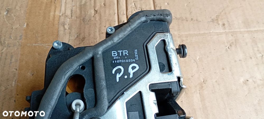 Zamek drzwi prawy przód przedni BMW X1 E84 7229466 - 9