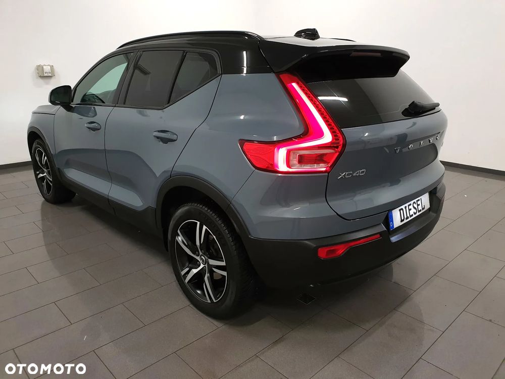 Volvo XC 40 D3 SCR R-Design - 4