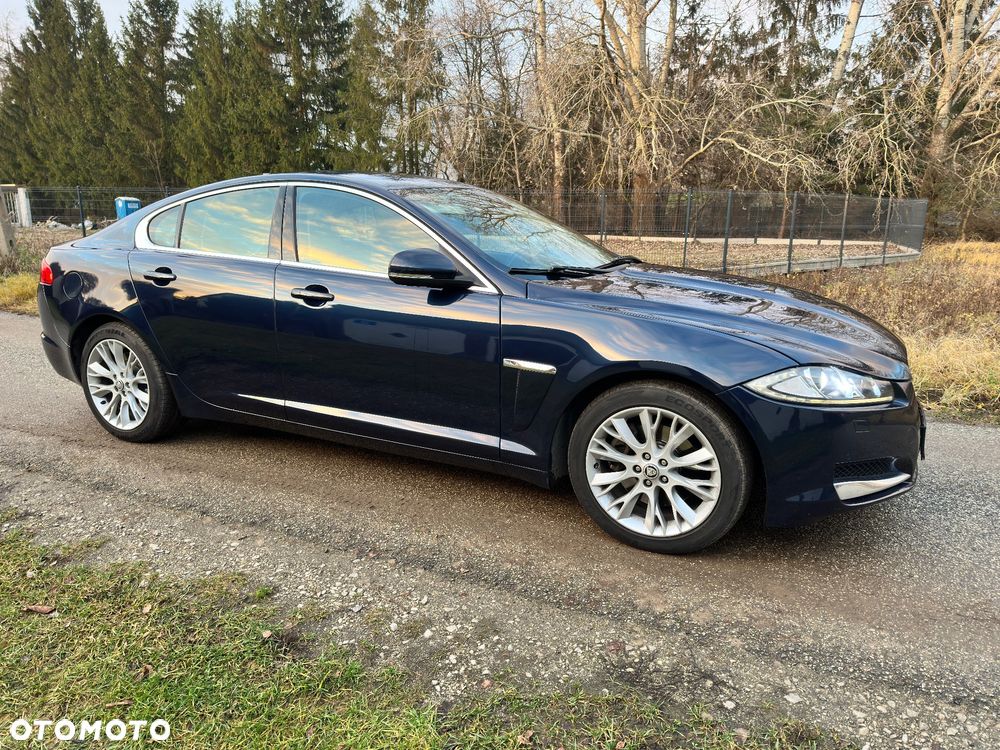 Jaguar XF 2.2 D Luxury - 26