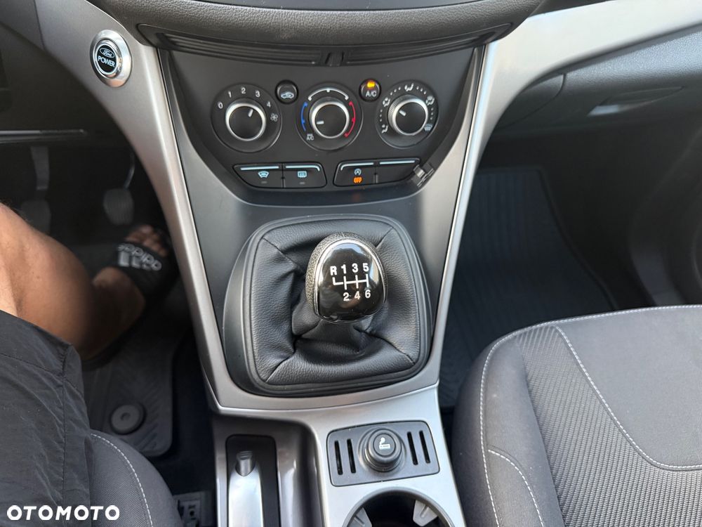 Ford Kuga 1.6 EcoBoost 2x4 Trend - 15