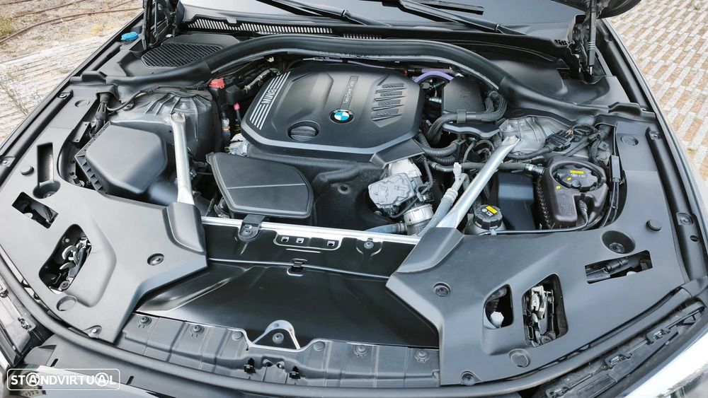 BMW 520 d Pack Desportivo M Auto - 34