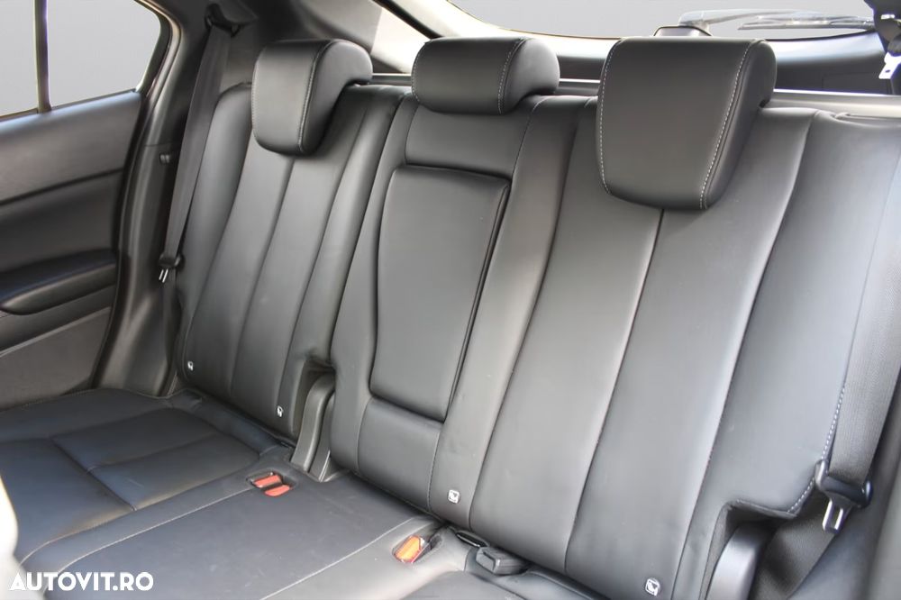 Mitsubishi Eclipse-Cross - 10