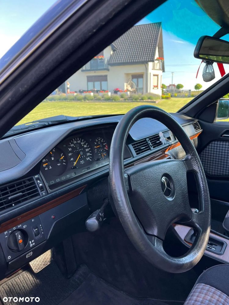 Mercedes-Benz W124 (1984-1993) - 12