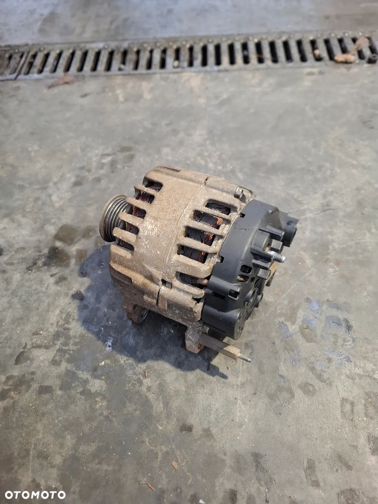 Alternator Volkswagen transporter T6 2.0 TDI - 4