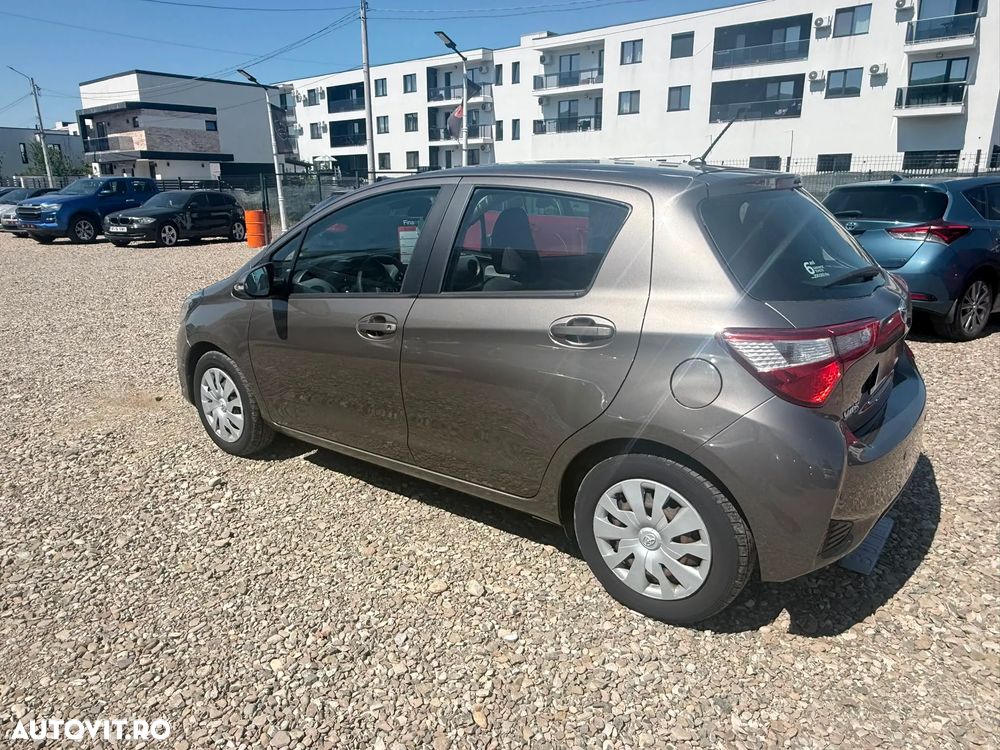 Toyota Yaris - 10