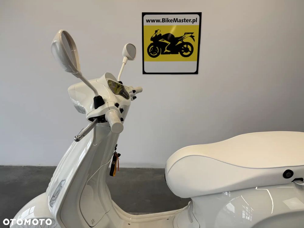 Piaggio Vespa - 21