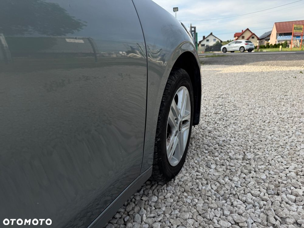 Kia Ceed - 27