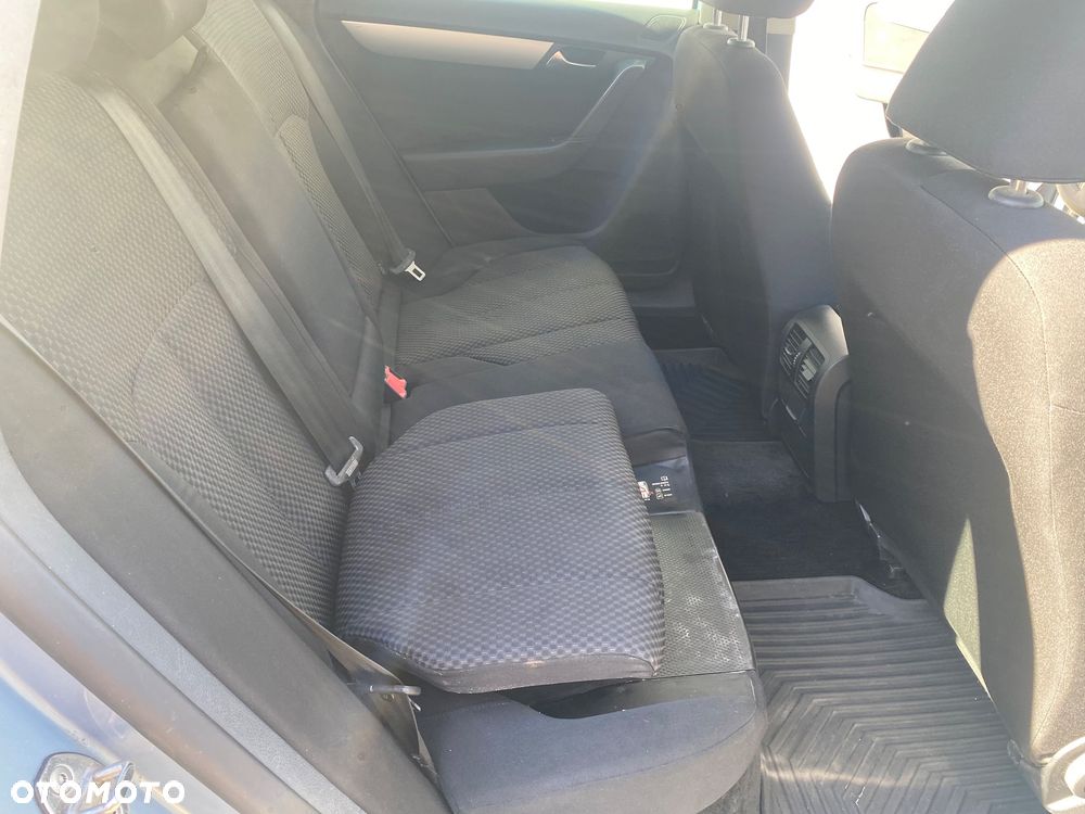 Volkswagen Passat 2.0 TDI Highline - 14