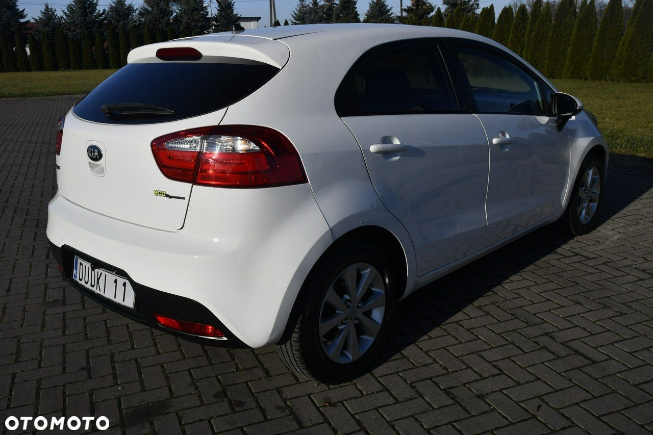 Kia Rio - 10