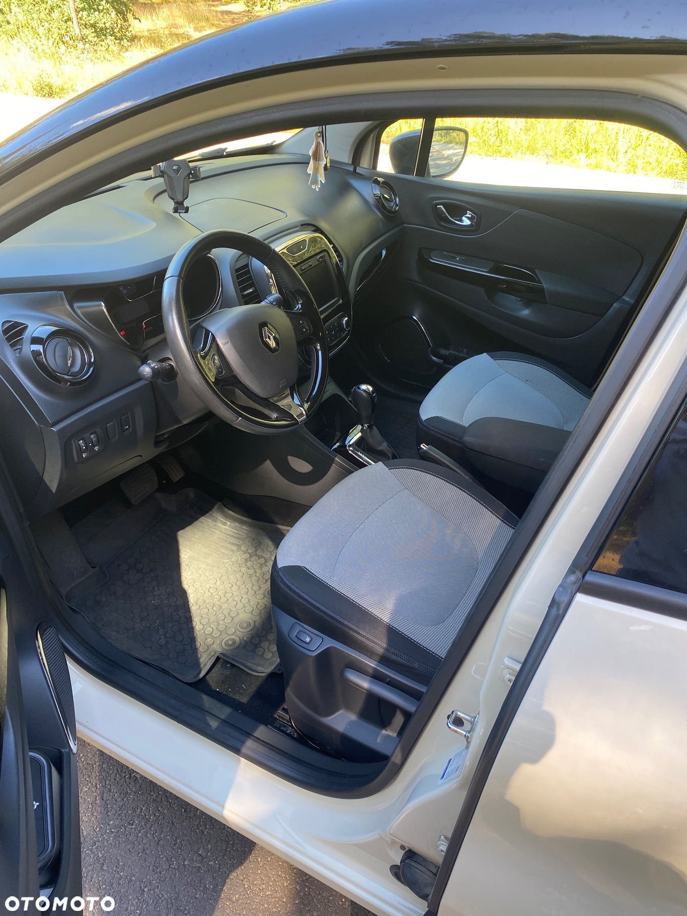 Renault Captur 1.2 TCe Intens EDC - 29