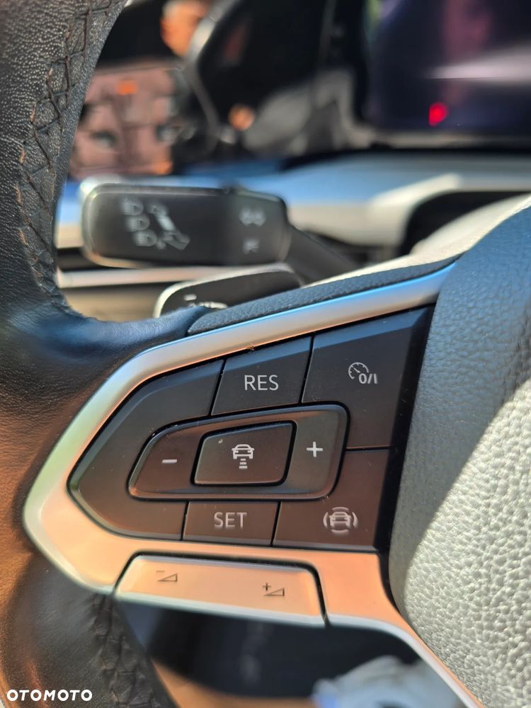 Volkswagen Golf - 6