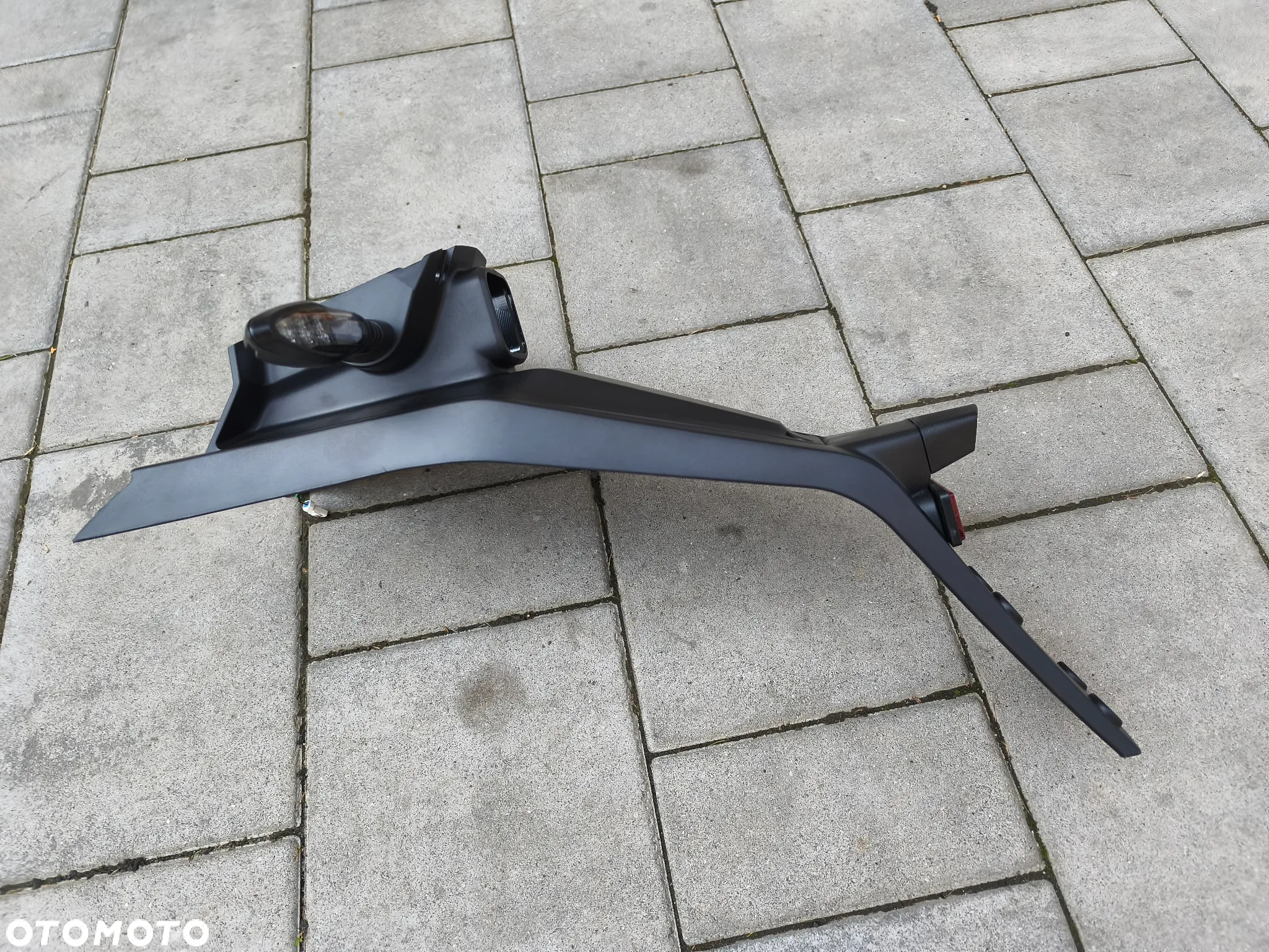 Mocowanie, podświetlenie tablicy rejestracyjnej, ogon, kierunkowskazy Husqvarna 701 SM - 7