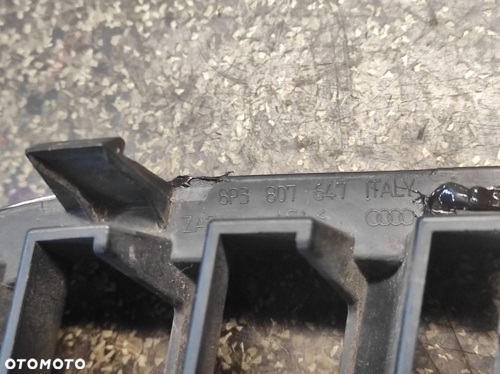 AUDI A3 8P 3 DRZWI KRATKA ZDERZAKA ŚRODKOWA 8P3807647 WYSYŁKA !!! - 8