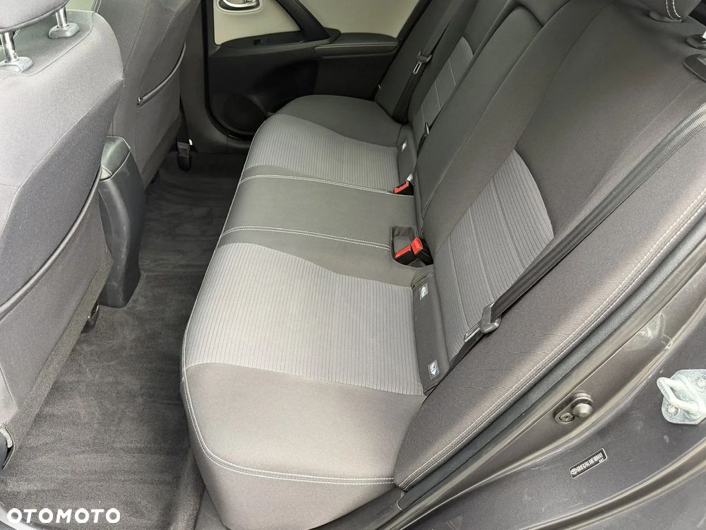 Toyota Avensis Touring Sports 1.8 Business Edition - 33