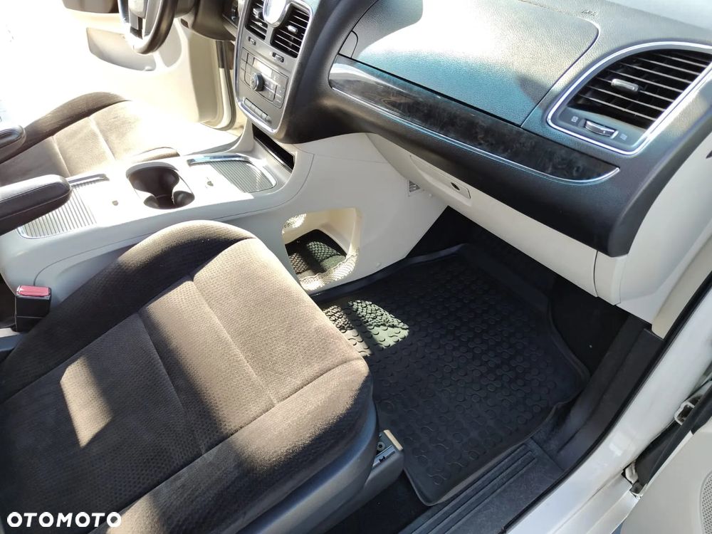 Chrysler Town & Country 3.6 Touring - 9