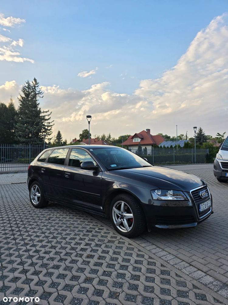 Audi A3 Sportback 1.6 TDI DPF Ambiente - 1