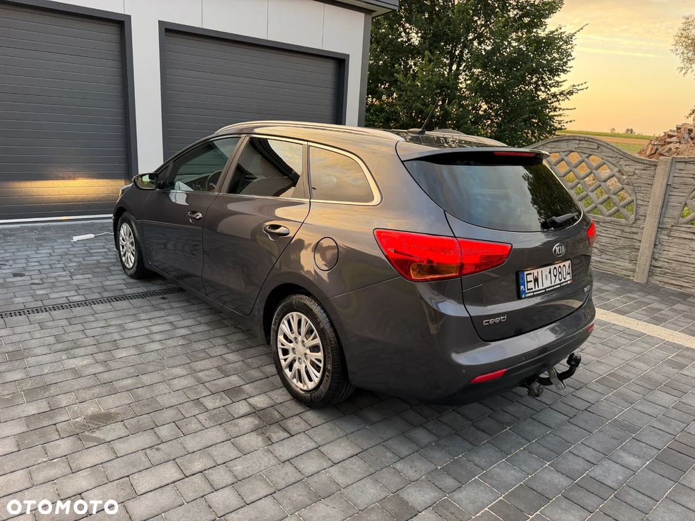 Kia Ceed 1.6 GDI Dream Team Edition - 9