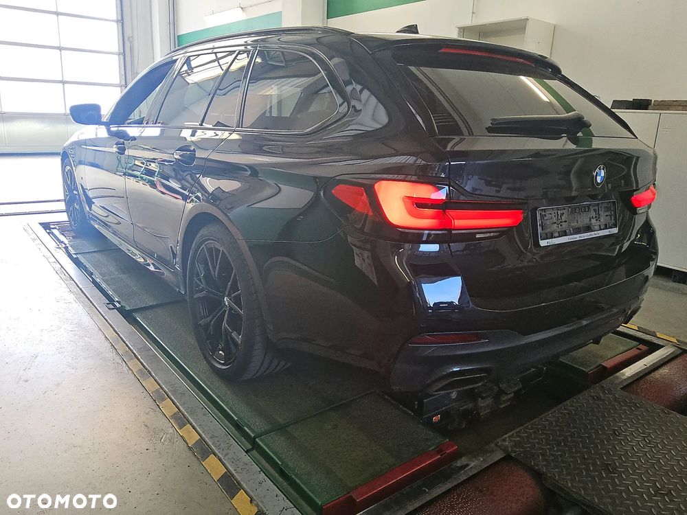 BMW Seria 5 530d xDrive M Sport Edition - 4