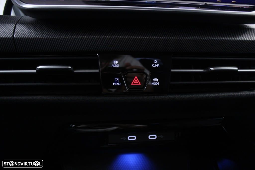 VW Golf Variant 1.5 eTSI R-Line DSG - 28