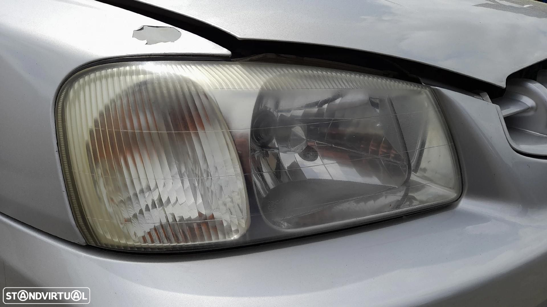 Ótica / farol direita HYUNDAI Accent II (LC) - 2
