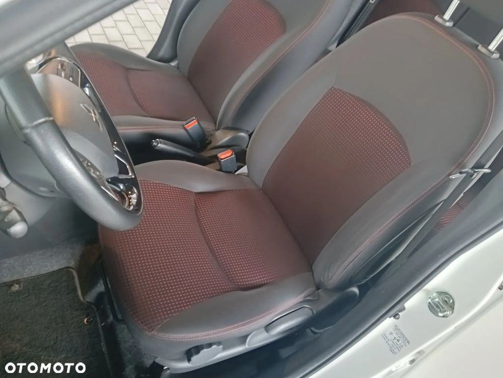 Mitsubishi Space Star - 32